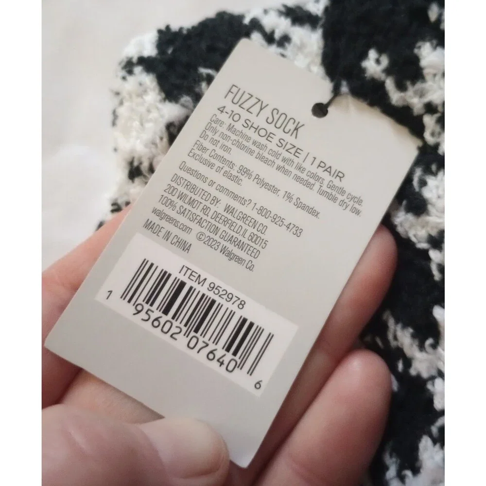 NWT West Loop Black / White Houndstooth Fuzzy Socks sz 4-10 Womens